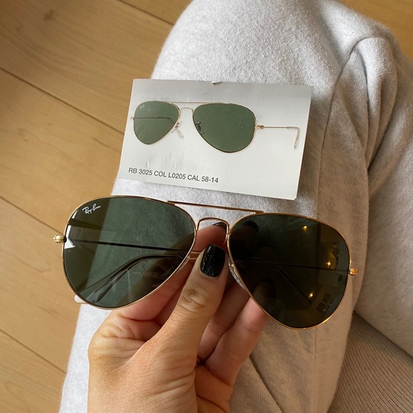 BRAND NEW Ray-Ban Polarized Aviator Sunglasses - Picture 2 of 3